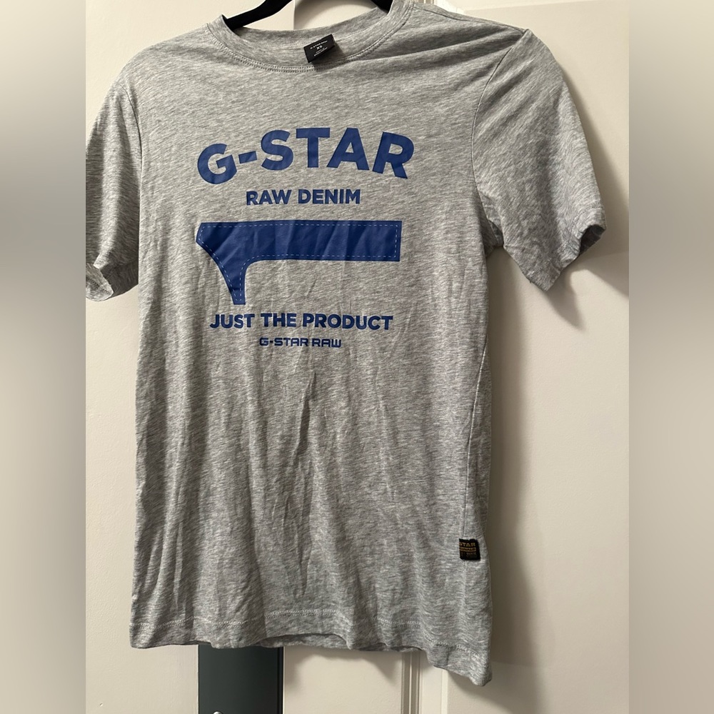 G Star gray tshirt.